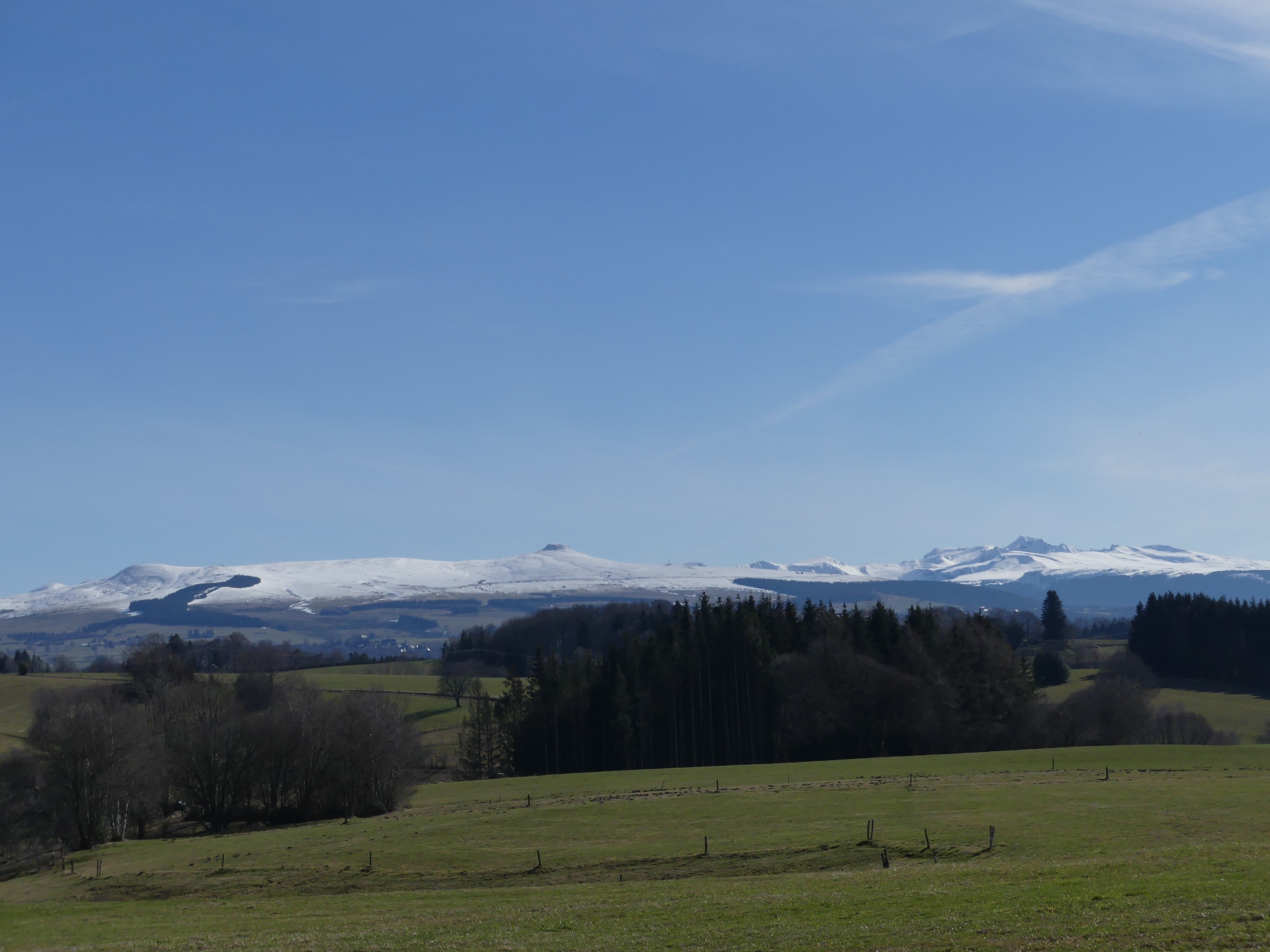 Belle journée pour skier dans les Sancy