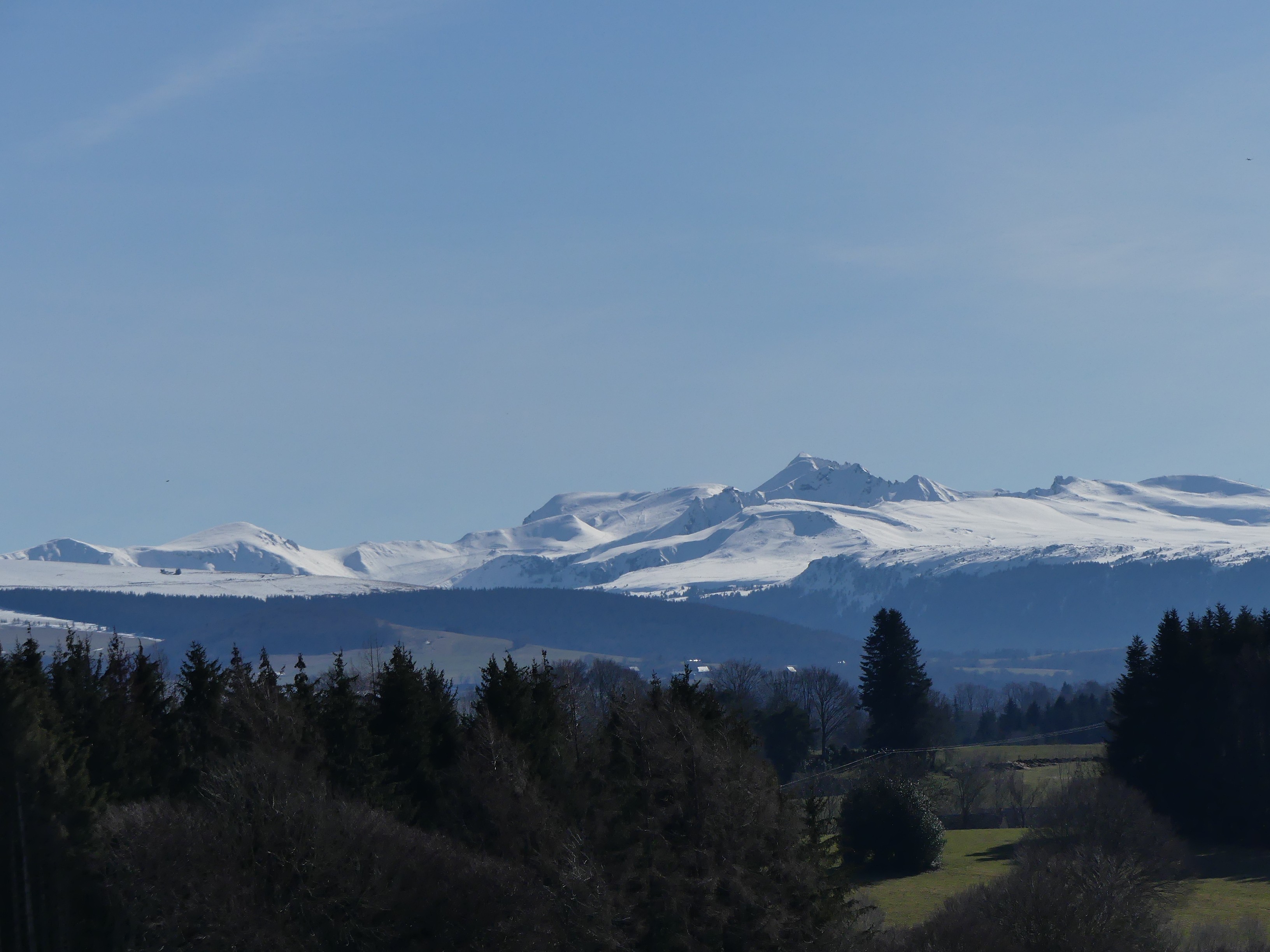 Le Sancy encore enneigé en février