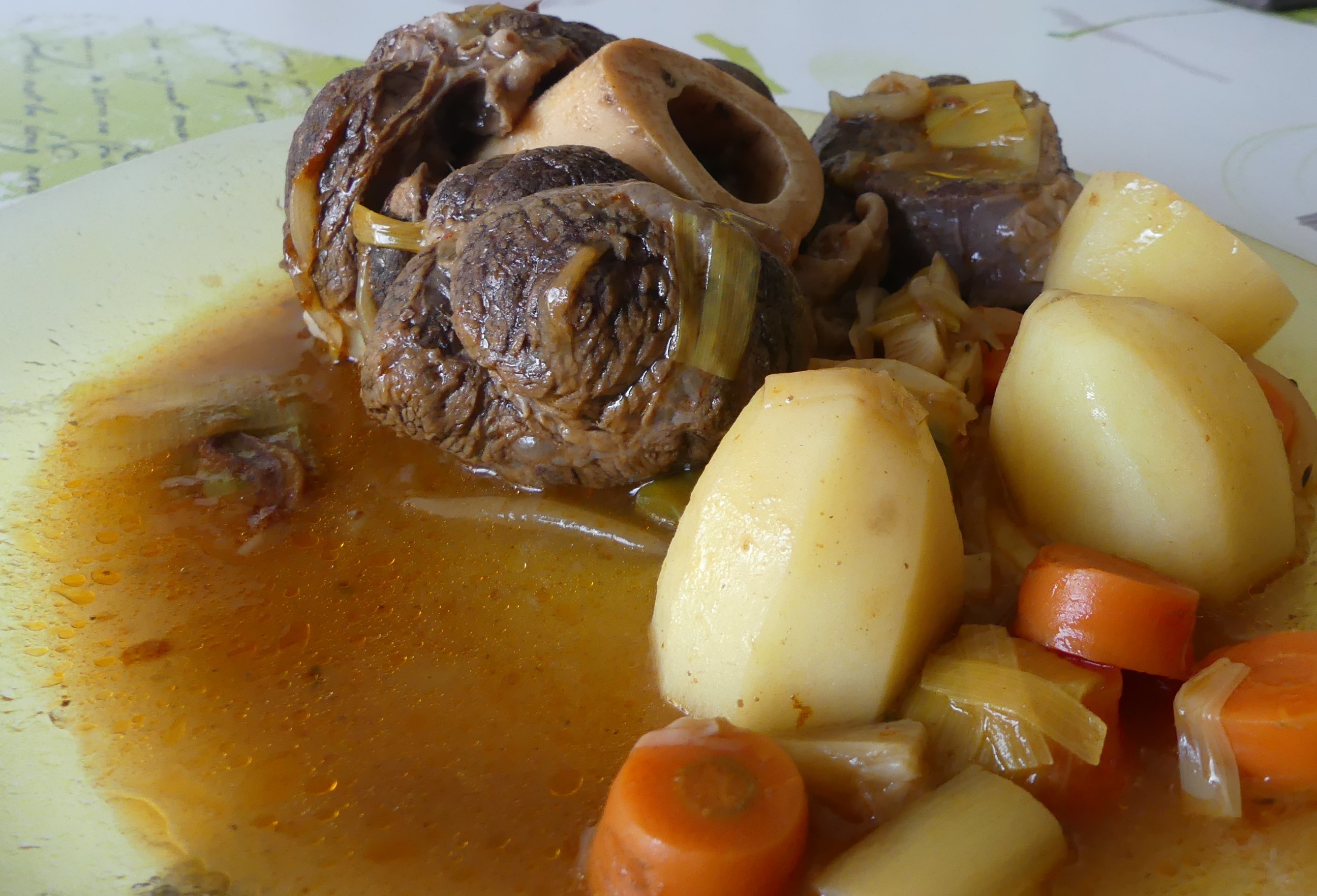 Jarret de bœuf aux légumes du jardin