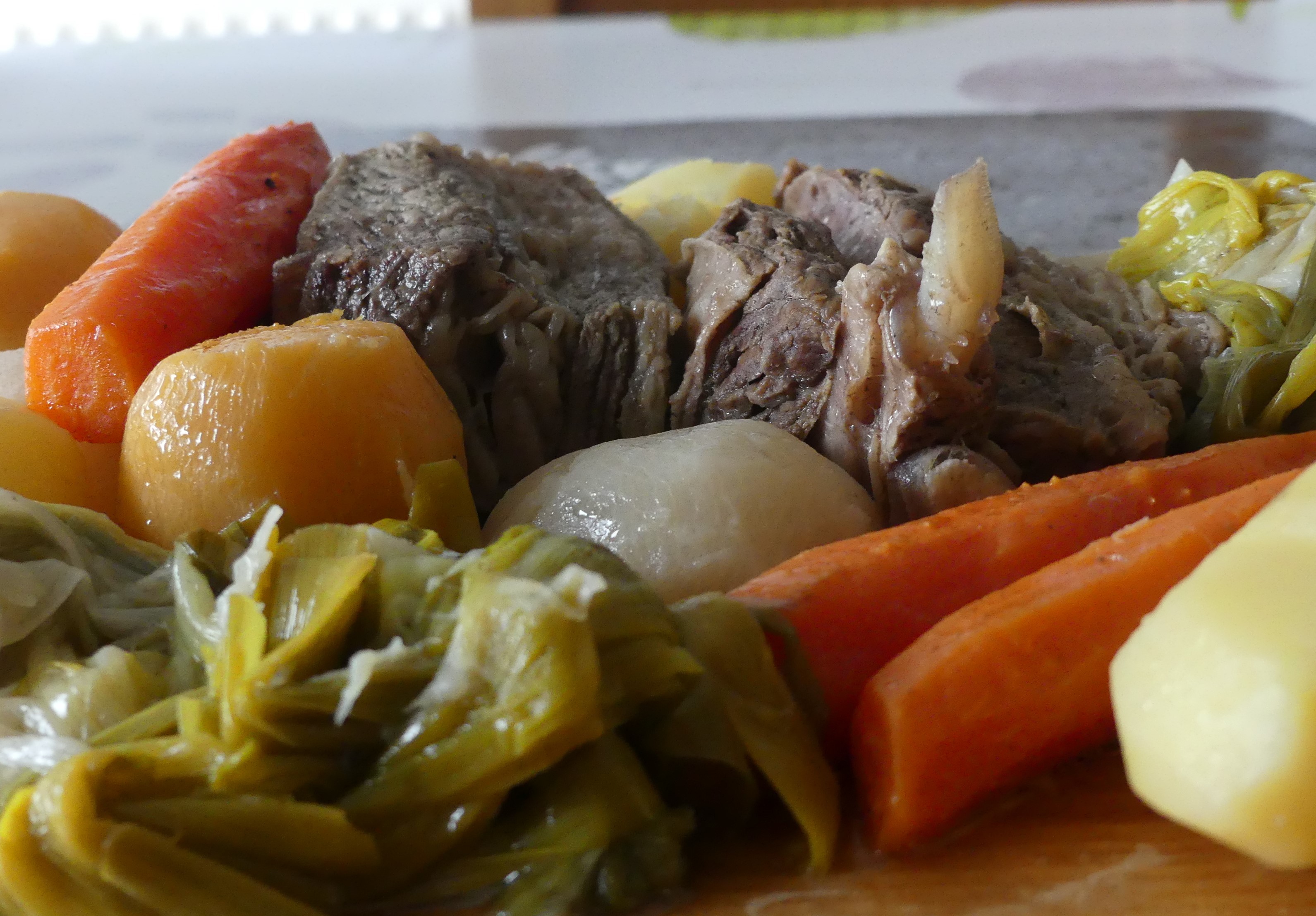 Pot eau feu et légumes du jardin