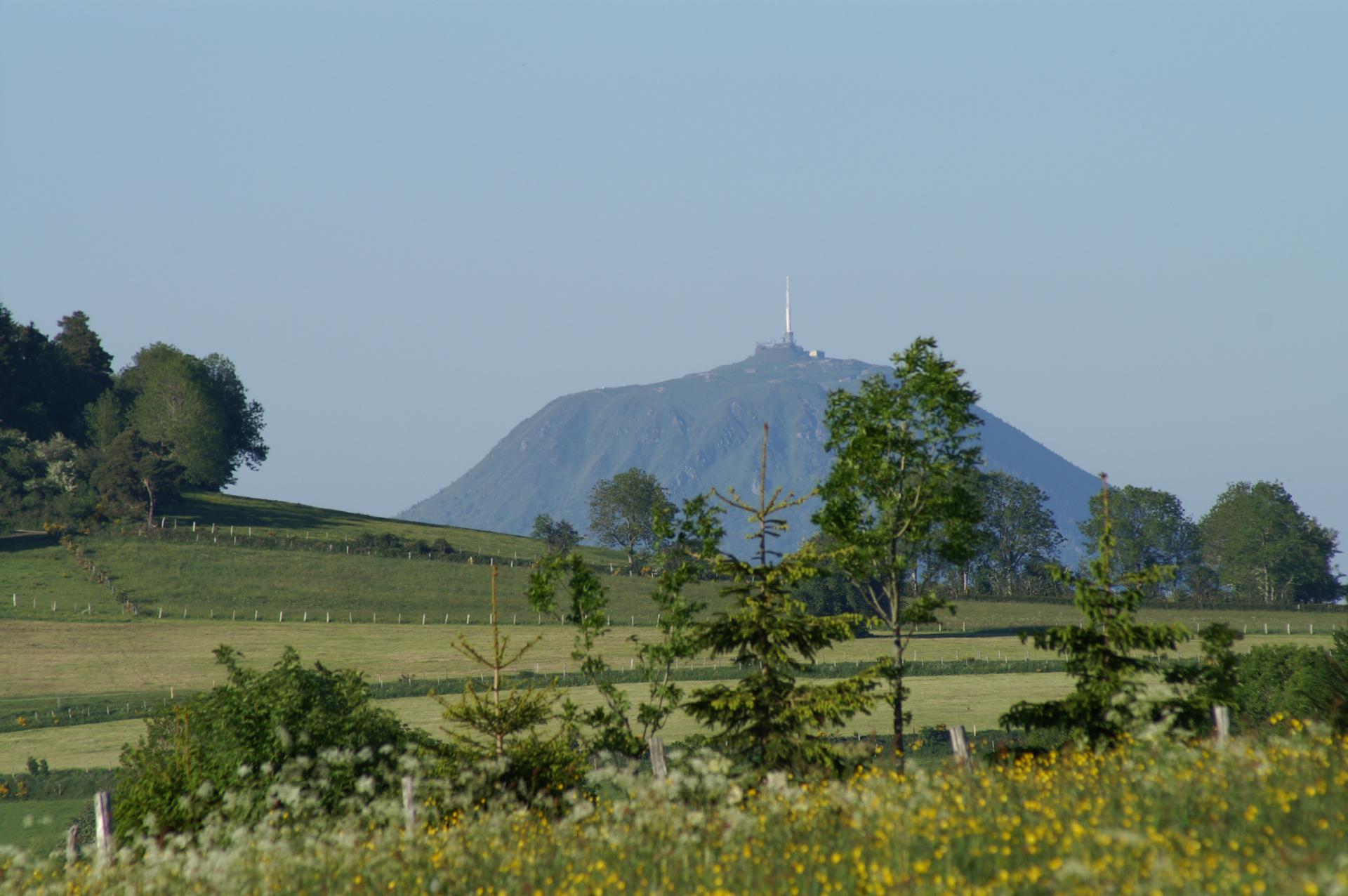 Puy de Dôme vue des pâturages